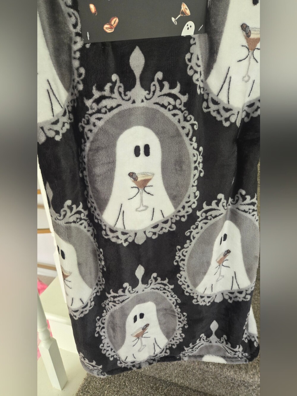 Luxe Plush Throw - Black & White Ghost Espresso Martini Print XL - Picture 3 of 3